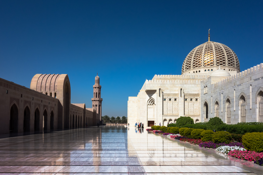 sultan qaboos grand mosque.jpg